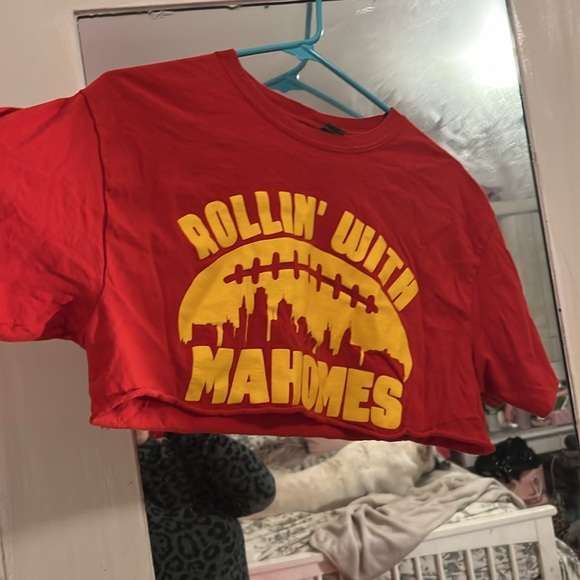 Red crop top in red. - Picture 4 of 9